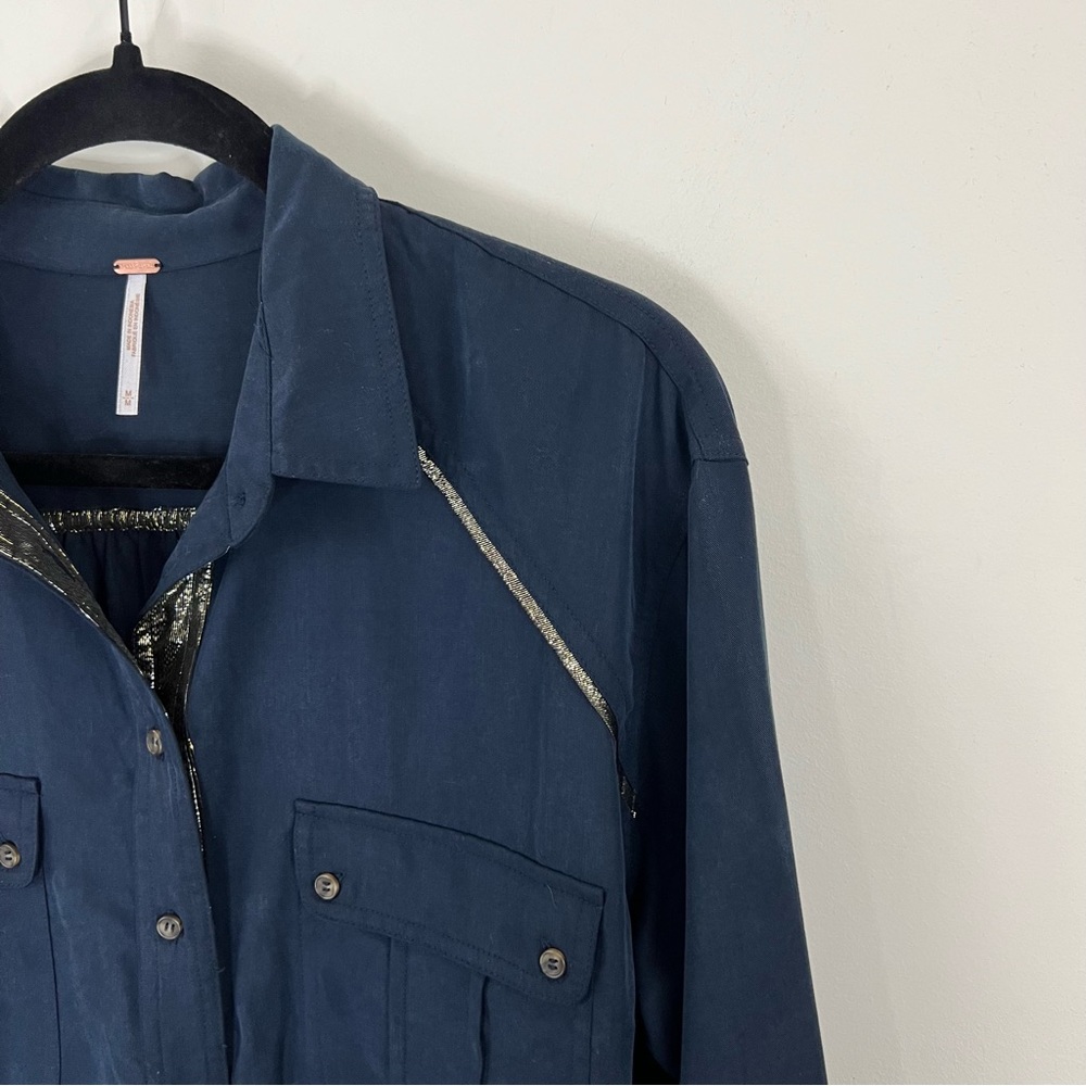 Free People Navy Off Campus Button Front Top Size Medium NWT - Picture 5 of 16